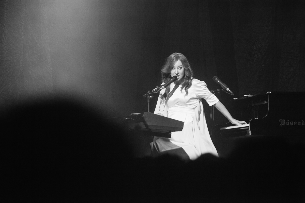 Drawntolight Tori Amos0003